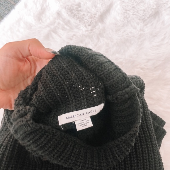 American Eagle Black Turtleneck Sweater!! - Picture 4 of 10